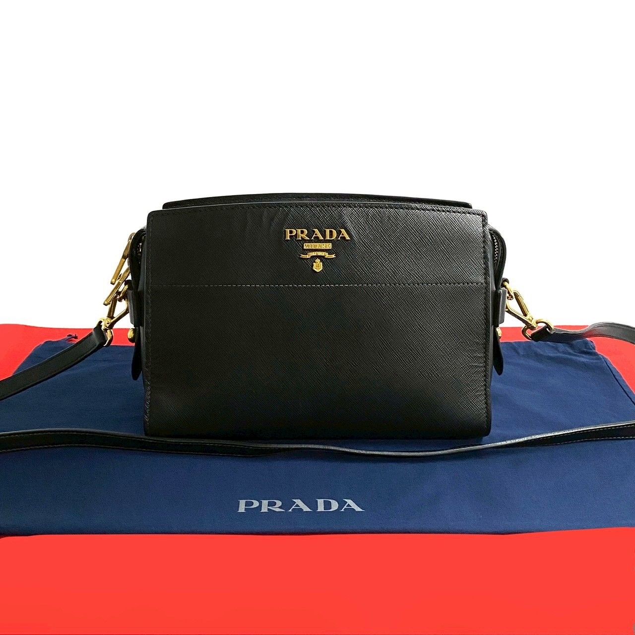 極 美品 希少品 PRADA プラダ ロゴ 金具 サフィアーノ レザー 本