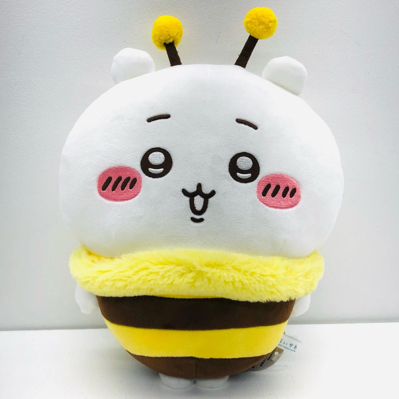 【なち出品】ぬいぐるみ 物流センター】 中古 ぬいぐるみ ちいかわハチさん BIG