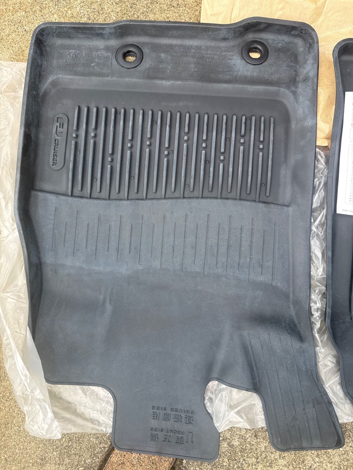 fjクルーザー 純正ラバーマット