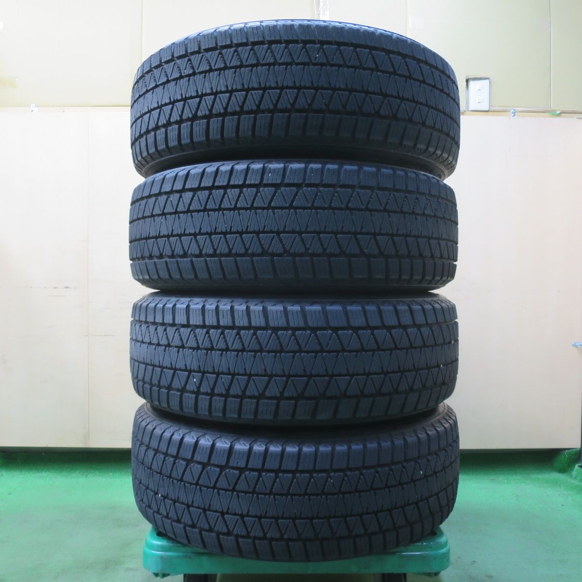 ブリザックDM-V2 235/60R18 4本セット 8mm溝　スタッドレス キレイ☆スタッドレス 225/60R18 ブリヂストン ブリザック DM-V3 VELVA