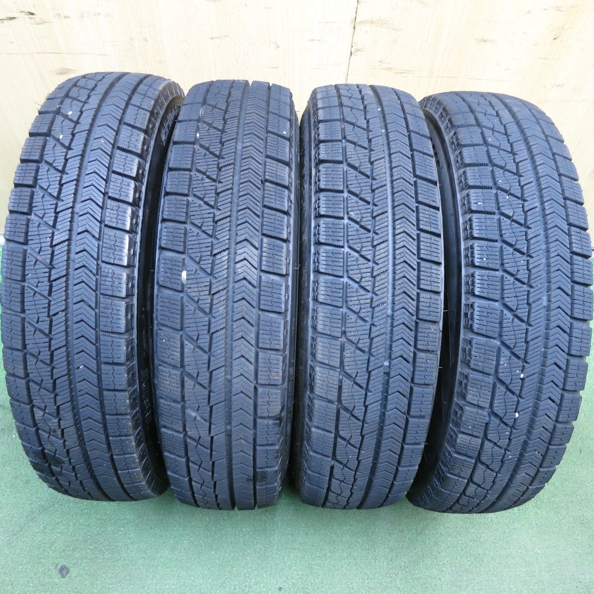 *送料無料* バリ溝！20年！9.5分以上★スタッドレス 145/80R13 ブリヂストン ブリザック VRX VELVA weds ヴェルヴァ  13インチ PCD100/4H★4020910KKス