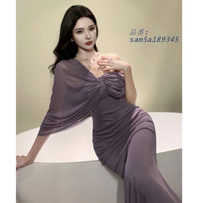 胸元Vネック開き ドレープ袖