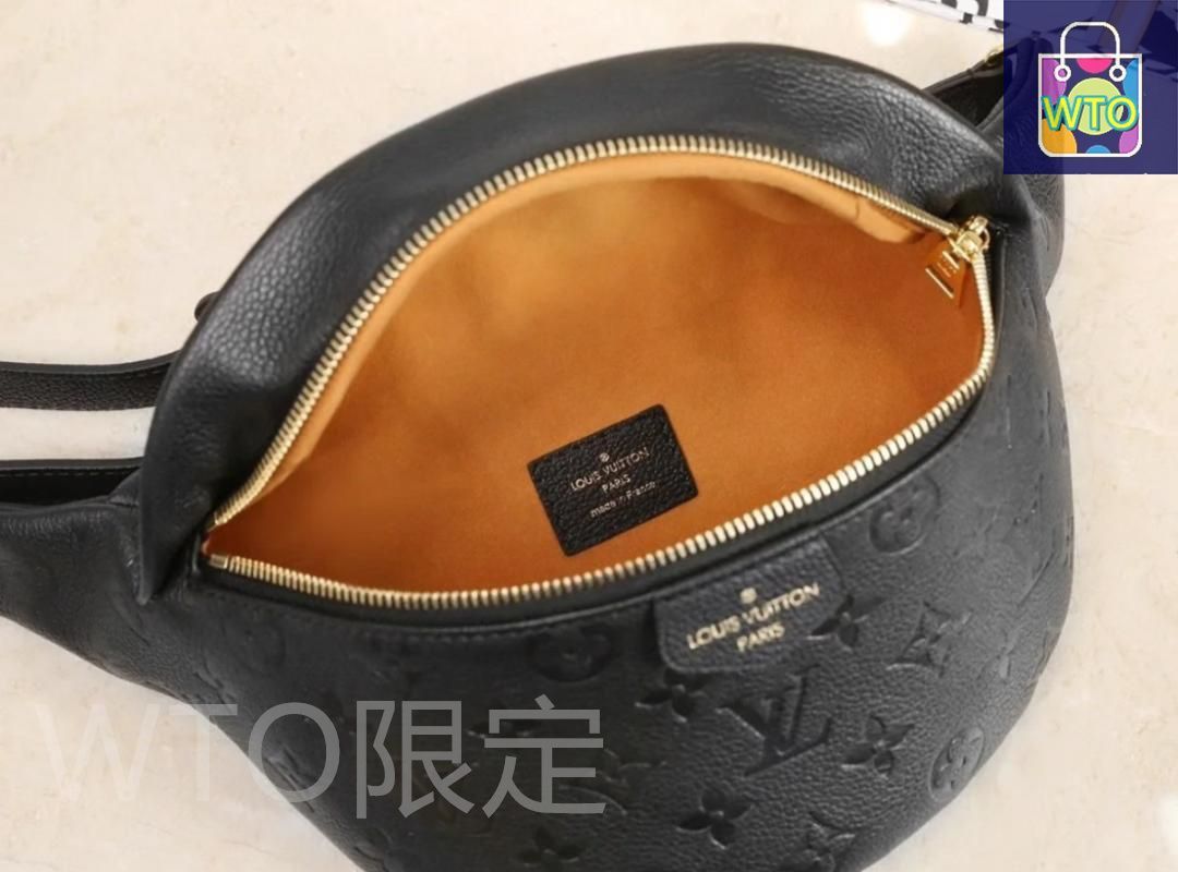 ブラックのスタイリッシュなショルダーバッグ