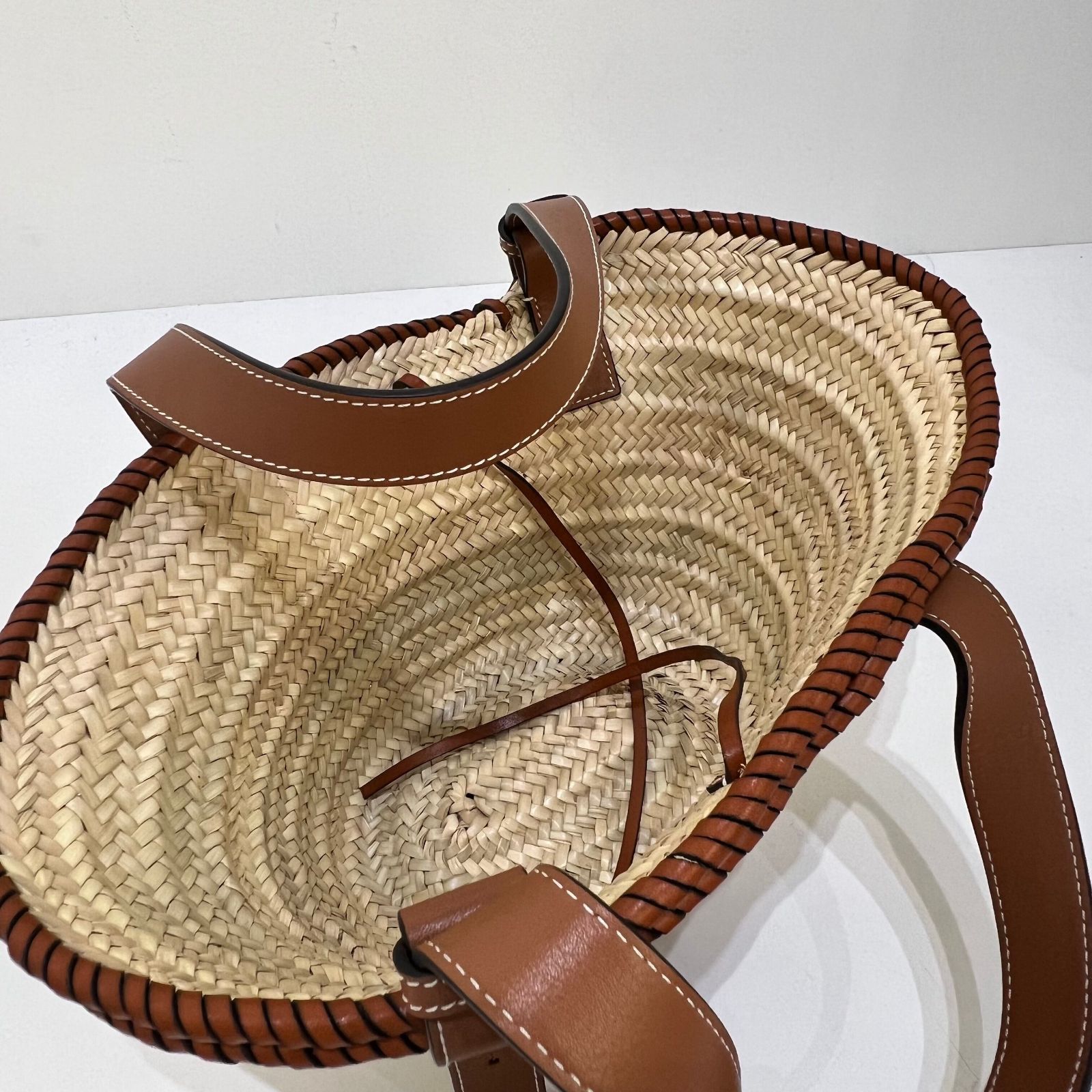 LOEWE　バスケットスモール　タン LOEWE】 スモール バスケット バッグ (タン) ※日本未入荷カラー