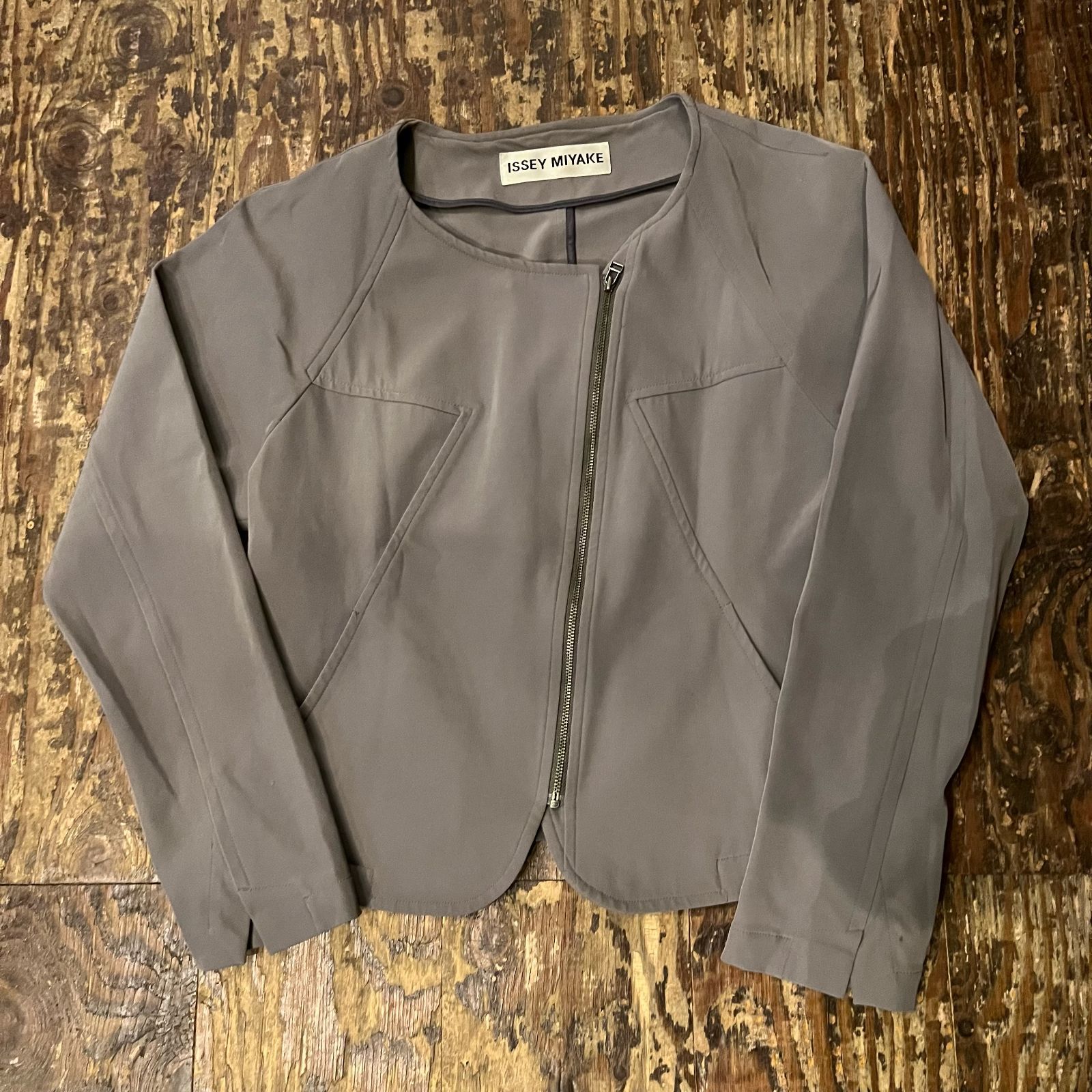 ISSEY MIYAKE イッセイミヤケ ブルゾン IM11FD012 グレー size2 代官山05