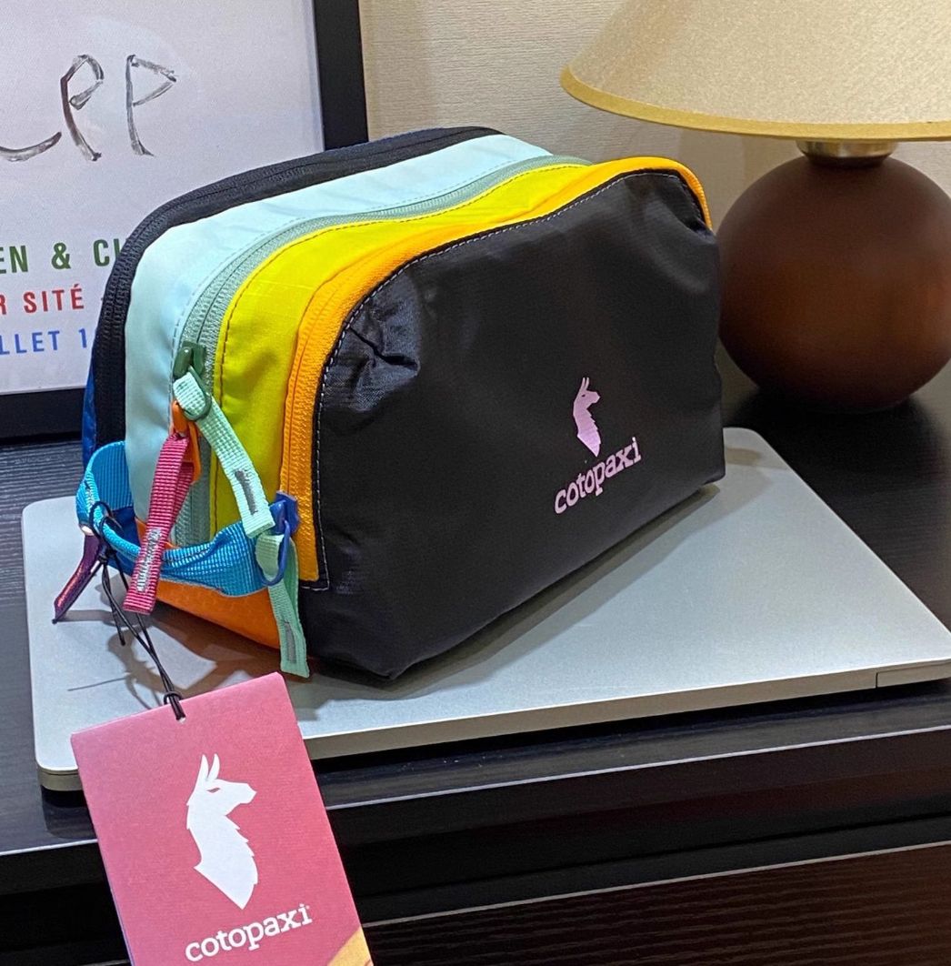 Cotopaxi 4Lスポーツウエストポーチ斜め掛け胸バッグ洗面バッグ Nido Accessory Bag beauty case 手持ちバッグ旅行収納
