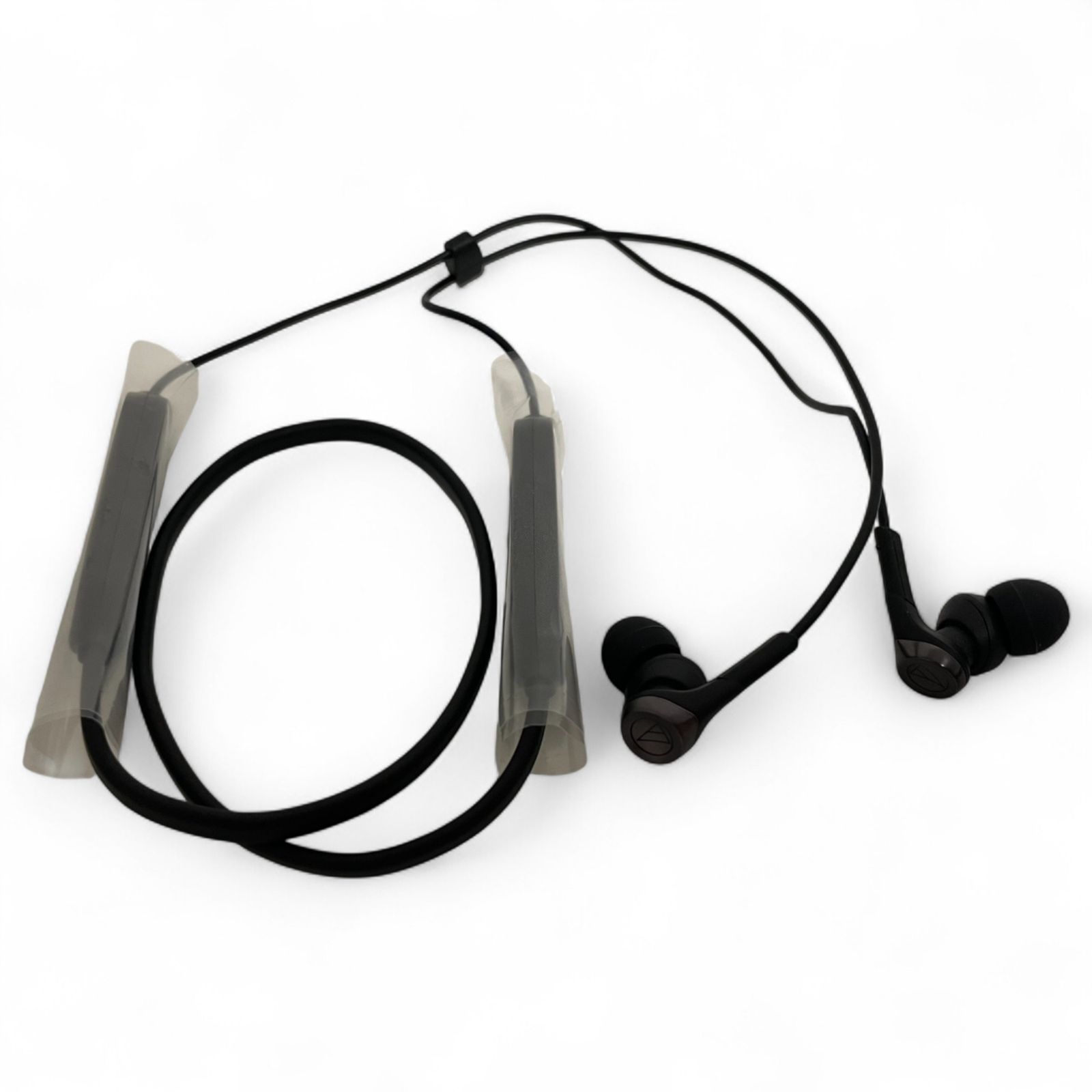 BeatsX sacaiスペシャル・エディション Beatsとsacaiのコラボ！ 「BeatsX -sacai Special Edition-」レビュー