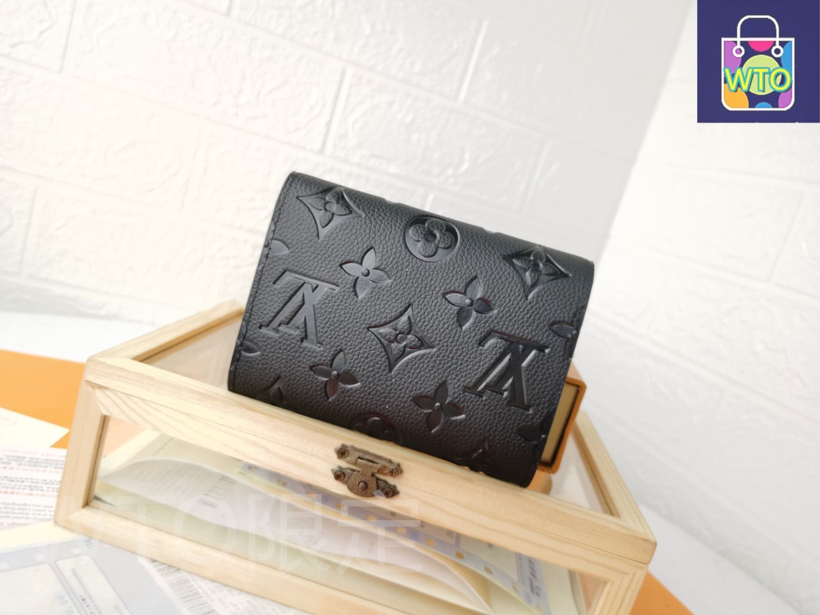 使用数回✨️ ルイヴィトン 23年製 モノグラム エンボス 23.5cm相当 本日限定特価】LV ルイヴィトン ダイヤモンドエンボス レザー