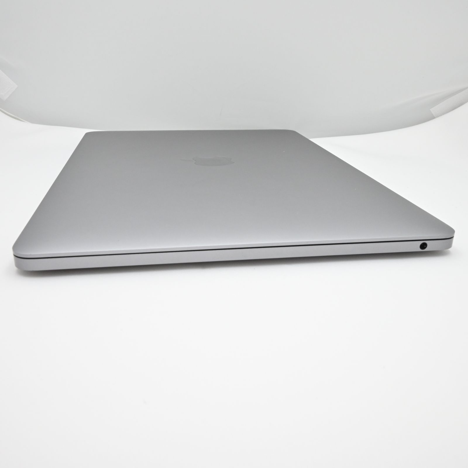 Apple MacBook Pro 2019， Thunderbolt(USB-C)3ポートx 2(13インチPro