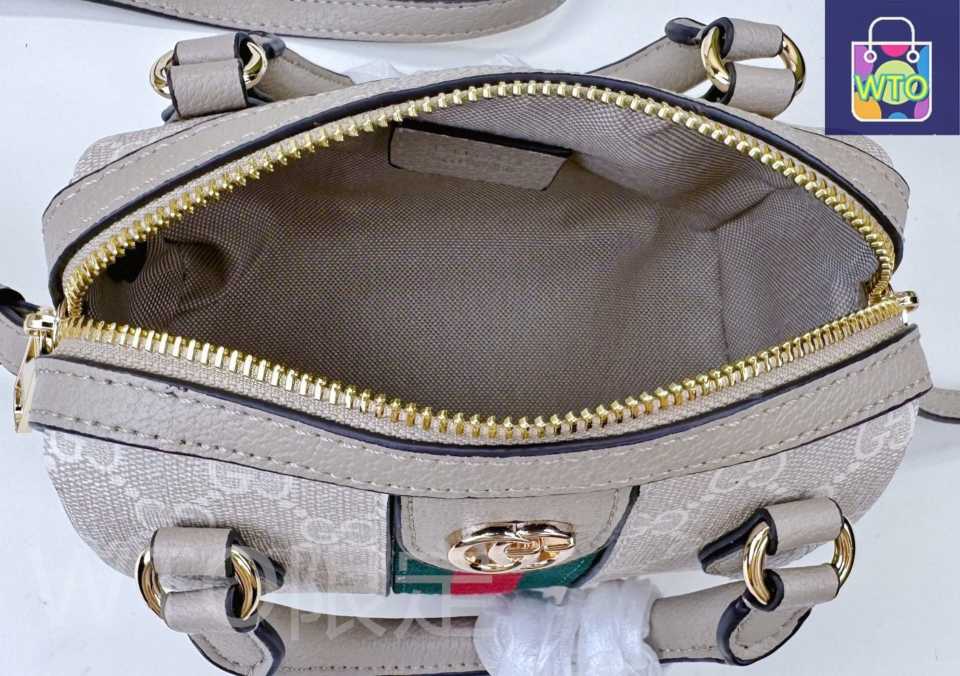 電話プッチバッグVOYOU 楽天市場】FENDI フェンディ Baguette Soft Trunk Phone Pouch