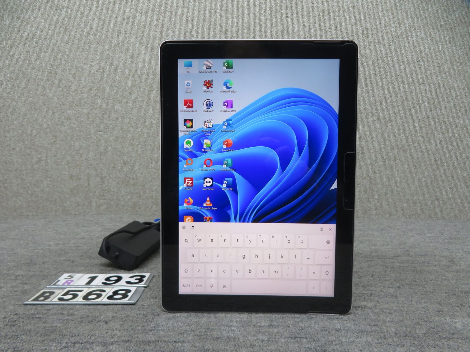 タッチパネル・sim】◇Microsoft Surface Go 1825/ 10型/Pentium