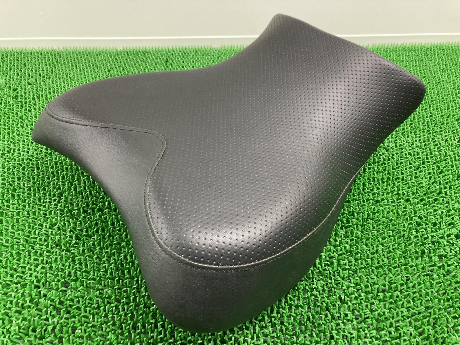 デイトナ製 COZYシート GSX1300R 隼 ハヤブサ GX72A 美品 デイトナ製GSX1300Rハヤブサ シート 社外 中古 バイク 部品 GX72A