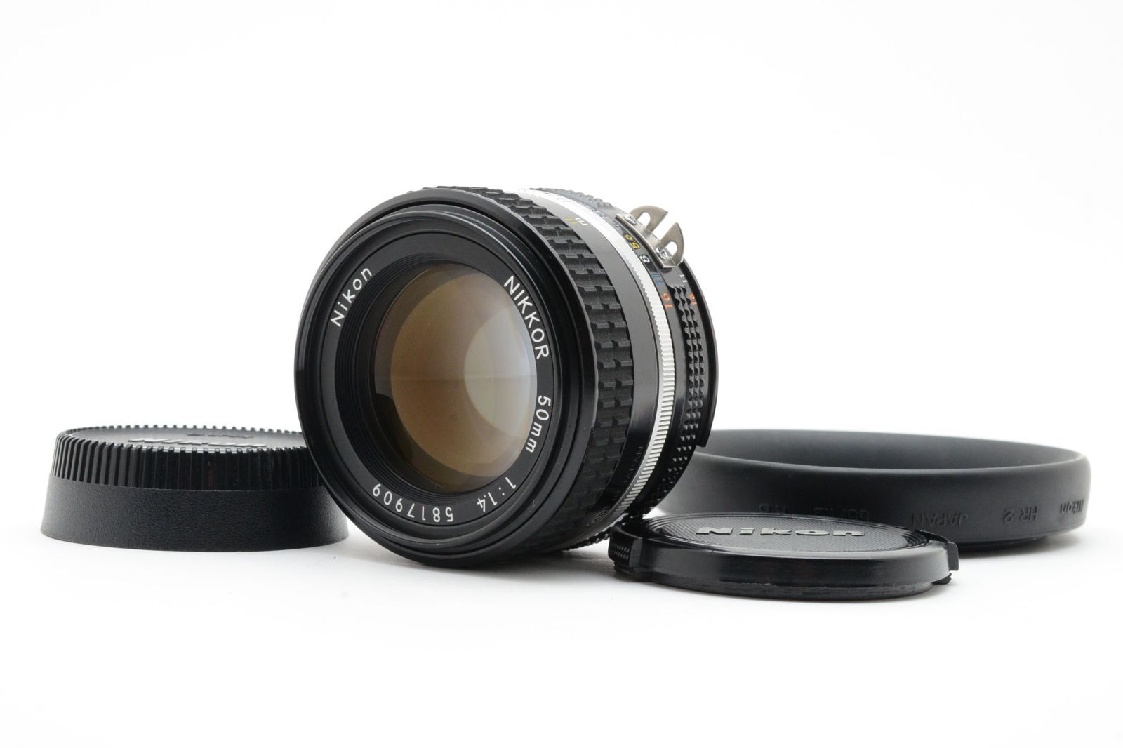 フード付き Nikon AF NIKKOR 50mm f/1.4D nikon AF NIKKOR 50mm f/1.4D