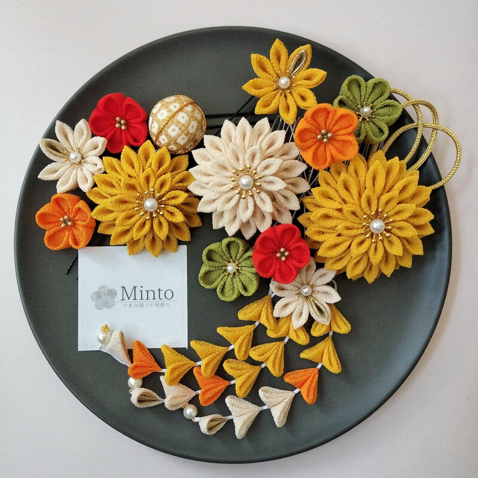 つまみ細工の髪飾り 黄 成人式 卒業式 七五三【No.60】 - メルカリ