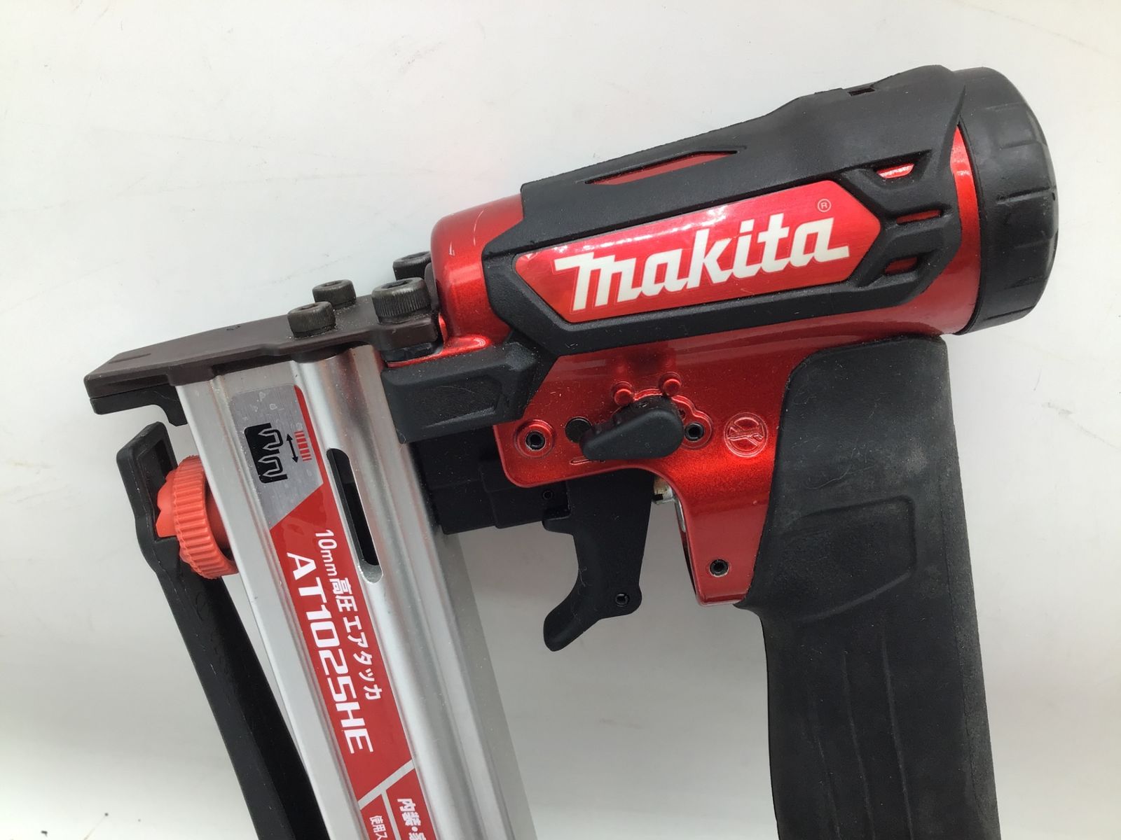 ♥に近い Makita|マキタ 10ミリ高圧エアタッカ赤 AT1025HE IT2RKDCI85ZO エコツール笠寺店 M02