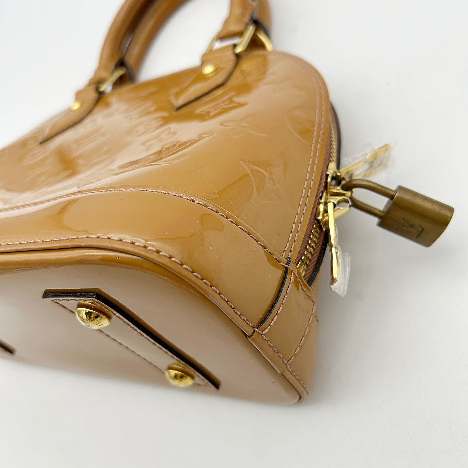 ルイ・ヴィトン LOUIS VUITTON ヴェルニ アルマBB ハンドバッグ