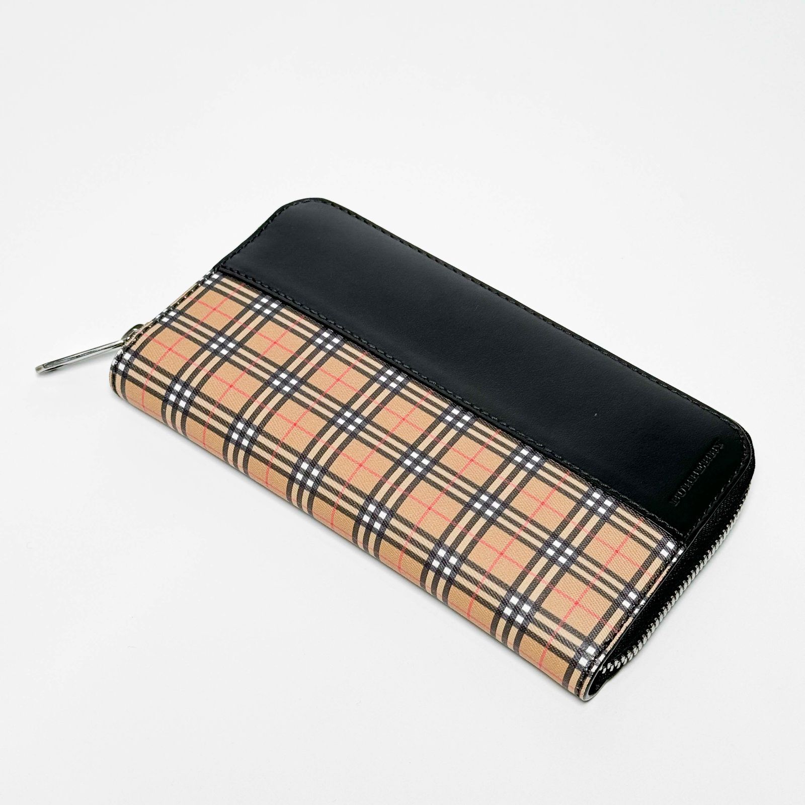 新品・未使用　バーバリー　長財布　ラウンドジップ　ノバチェック　レザー Burberry バーバリーノバチェックレザー長財布ラウンドジップ