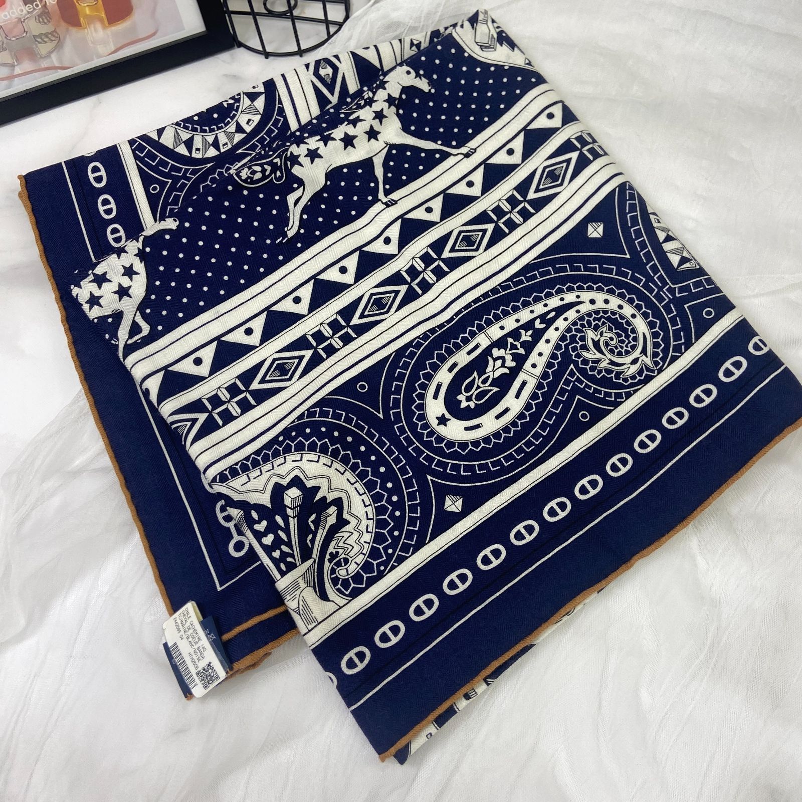 エルメス　新作 カシシル　シュヴァルドゥクール　バンダナ柄　ブランブラック 新品 エルメス カシシル《シュヴァル・ドゥ・クール・バンダナ