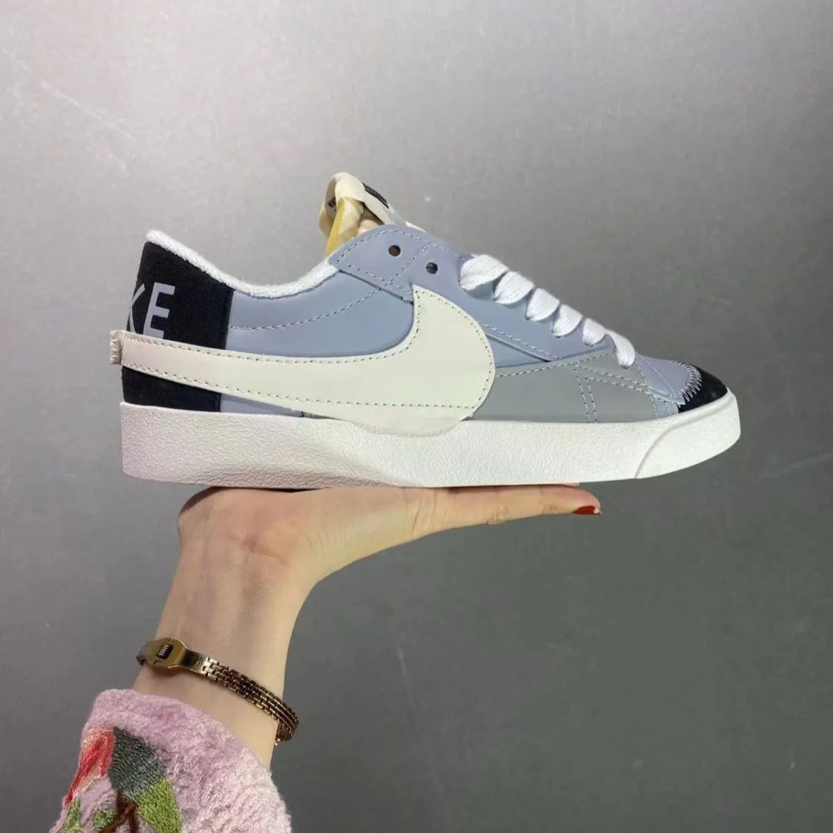 ナイキ ブレイザー ジャンボ 青色 ブラック 白色 ホワイト WOMEN'S スニーカー レディース 【 NIKE BLAZER LOW 77 JUMBO BLACK SAIL WHITE (WOMEN'S) / BLACK SAIL WHITE 】 メンズ