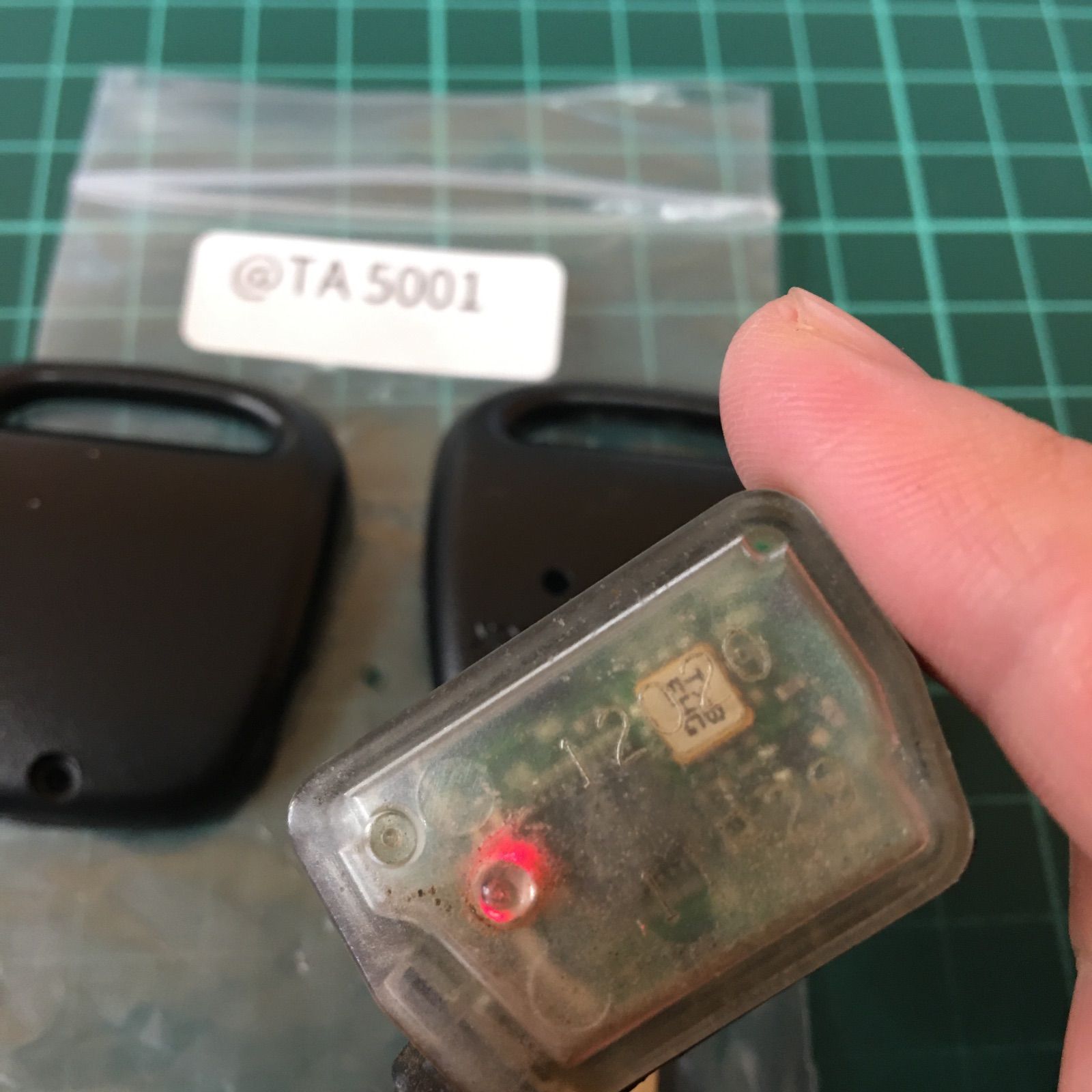 TA5001 基盤12020 キー新品 トヨタ 純正 キーレス リモコン アクア