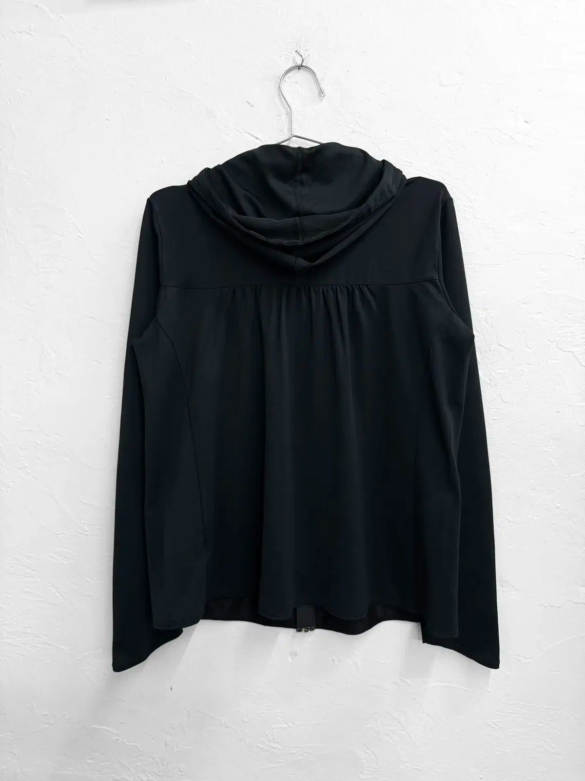 フィンガーホール