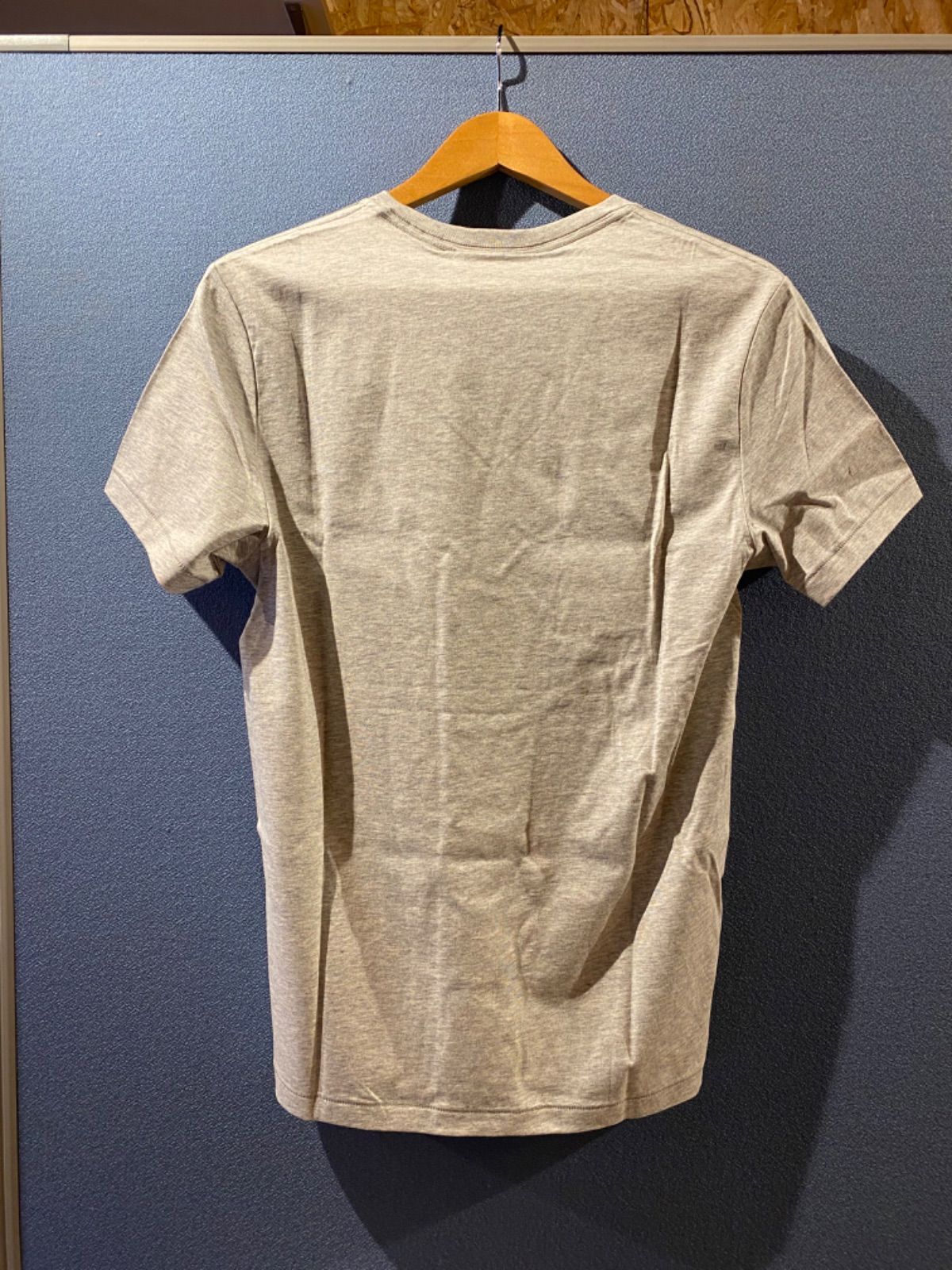 Burberry バーバリー メンズ Lサイズ グレー Ｖネック Ｔシャツ 定番 