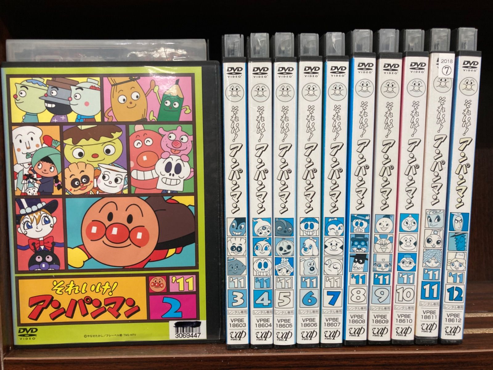 それいけ！アンパンマン'11【2〜12巻】セット C-17 - メルカリ