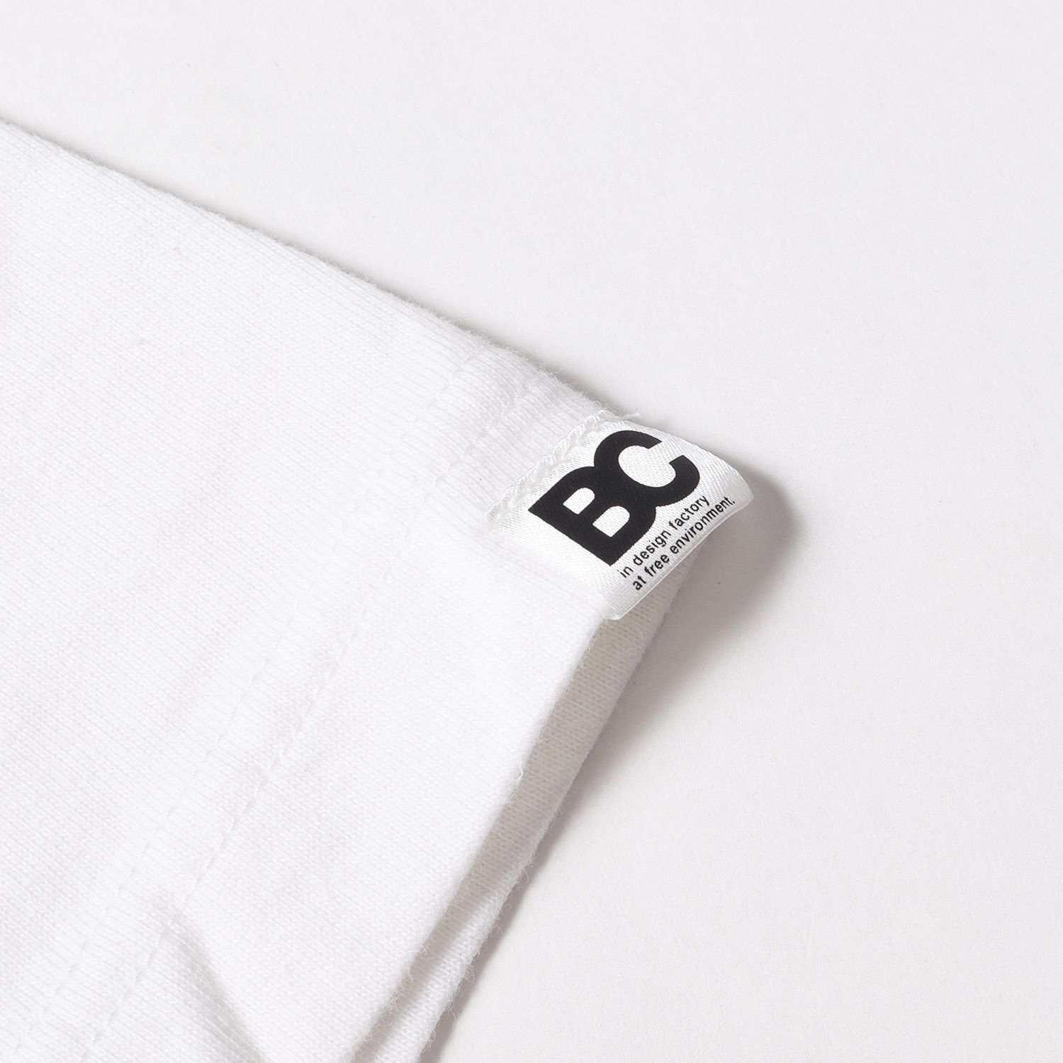 GOOD ENOUGH グッドイナフ Tシャツ サイズ:4 BASECONTROL ブランドロゴ プリント クルーネック 半袖 Tシャツ ホワイト 白  トップス カットソー コラボ ストリート カジュアル アウトドア ブランド