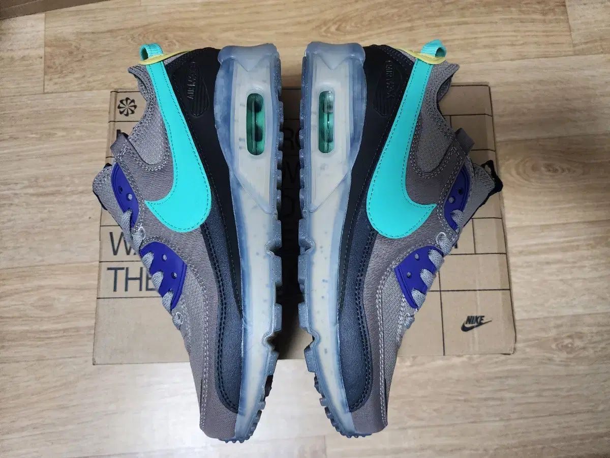 NIKE ナイキ