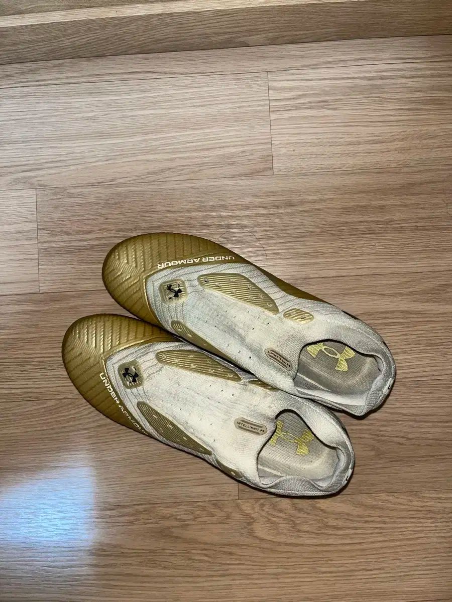 アンダーアーマー 2.0 エリート サッカーシューズ