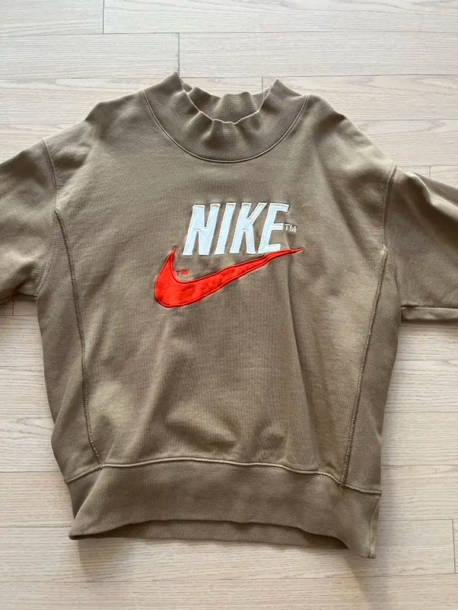 【雷市場（ポンジャン）商品韓国直送】 Nike(ナイキ） パーカー 1 寿司 着用 m サイズ