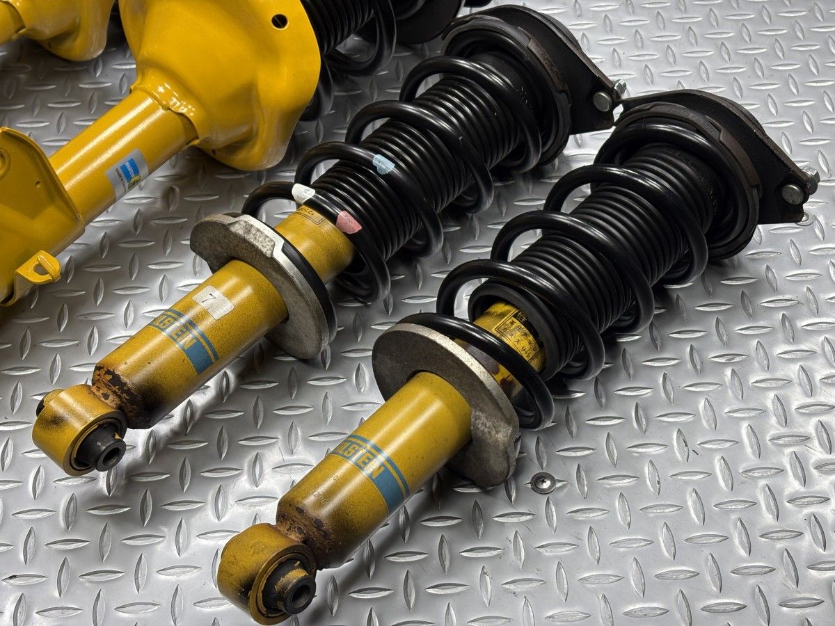 送料無料VM4 スバル レヴォーグ 純正 ビルシュタイン サスキット 品番