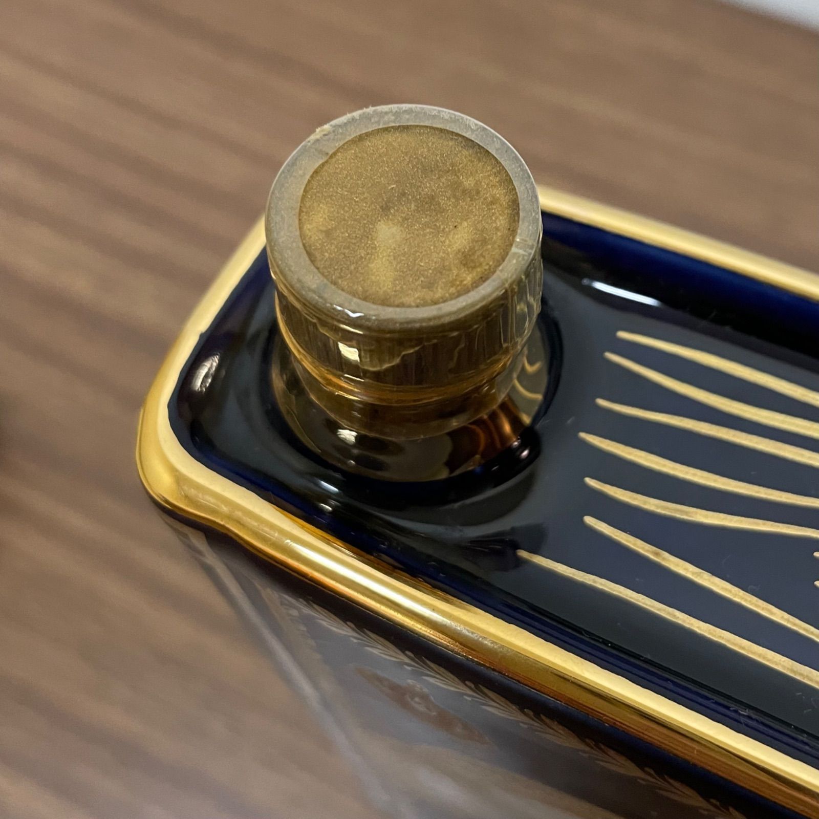 カミュ ナポレオン ブック ルノアール ムーラン ド ラ ギャレット 陶器ボトル カミュ ブック ナポレオン ブランデー陶器ボトル ※開栓済み