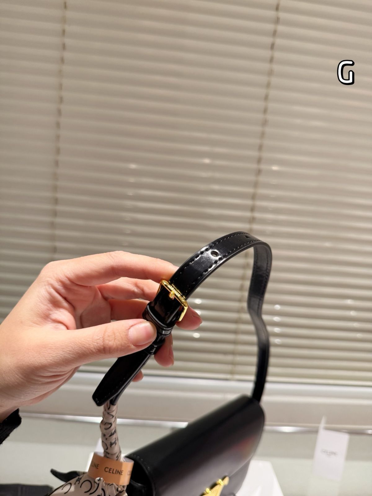CELINE Teen Lulu AUS カーフレザー ショルダーバッグ CELINE セリーヌ ショルダーバッグ Midium Victoire ミディアム