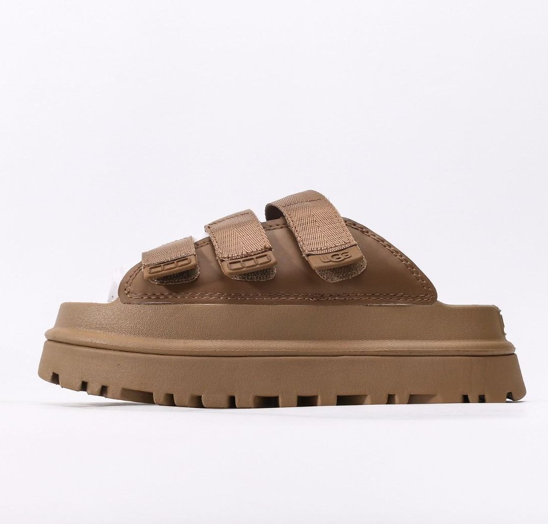 新品 UGG アグ 厚底サンダル ブラウン系 ストラップ付き