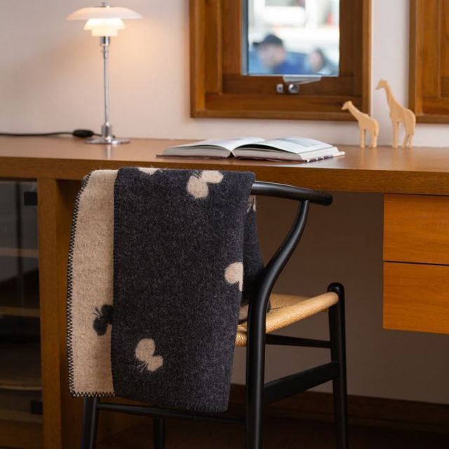 毛布 ブランケット KLIPPAN クリッパン CHOUCHO ブラック ウール ミニブランケット 65x90cm 北欧 ベビーブランケット ミナ ペルホネン 大判 ブランケット おしゃれ インテリア 北欧 雑貨 MARWIL-DEMENAGEMENTS_CH