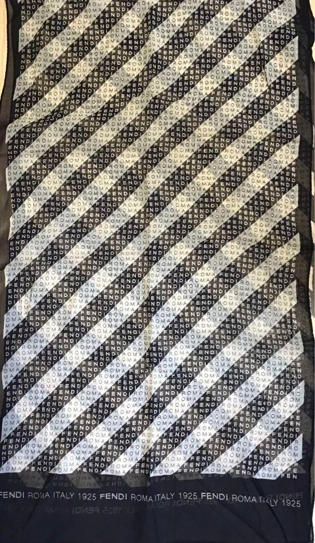 ロゴ入り ダイヤゴナルストライプ