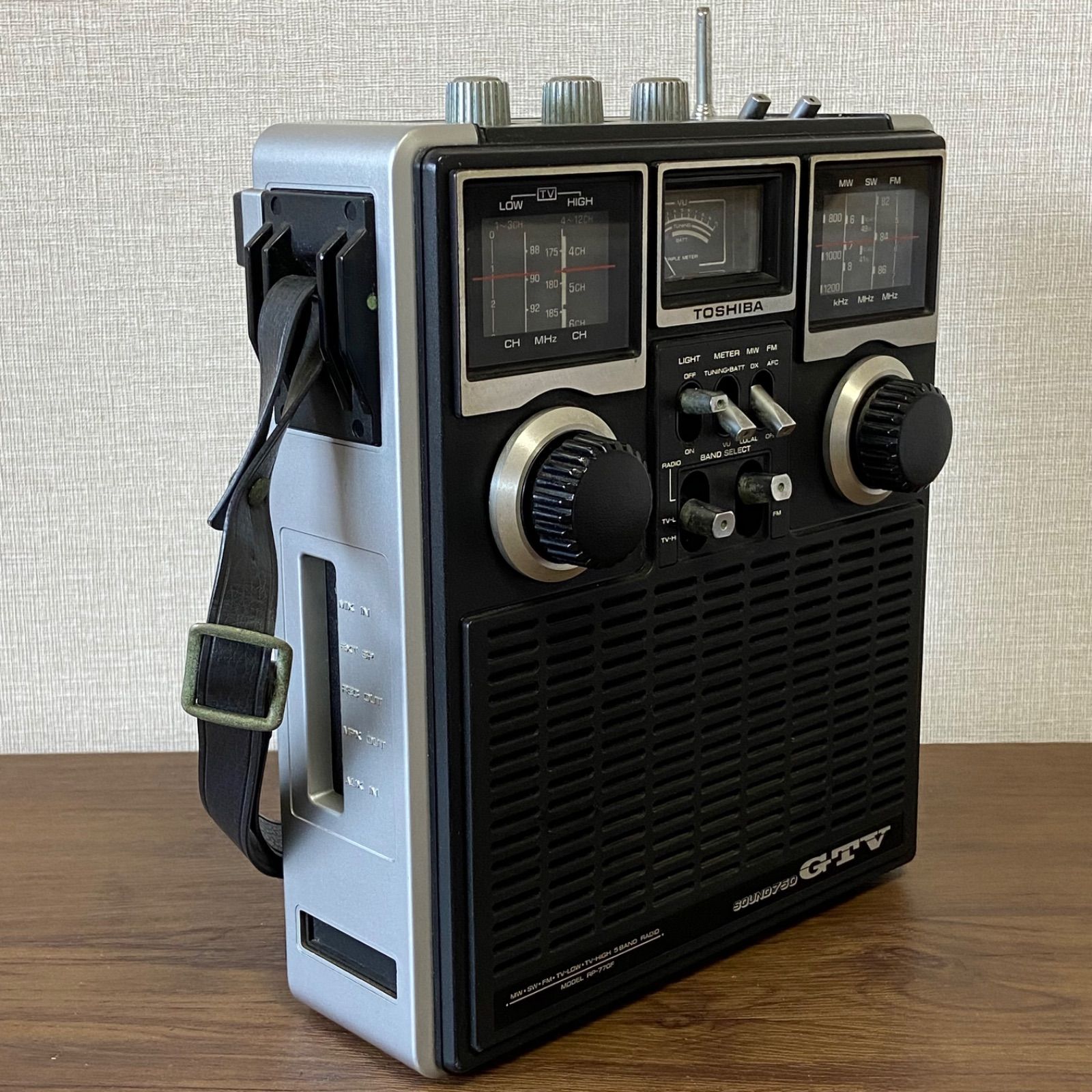 東芝　RP-770F 　SOUND750　GTV　昭和　レトロラジオ 通電確認済／昭和レトロ】東芝 RP-770F SOUND750 GTV ラジオ