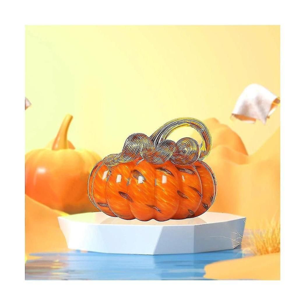 ガラスの置物。 カボチャ。