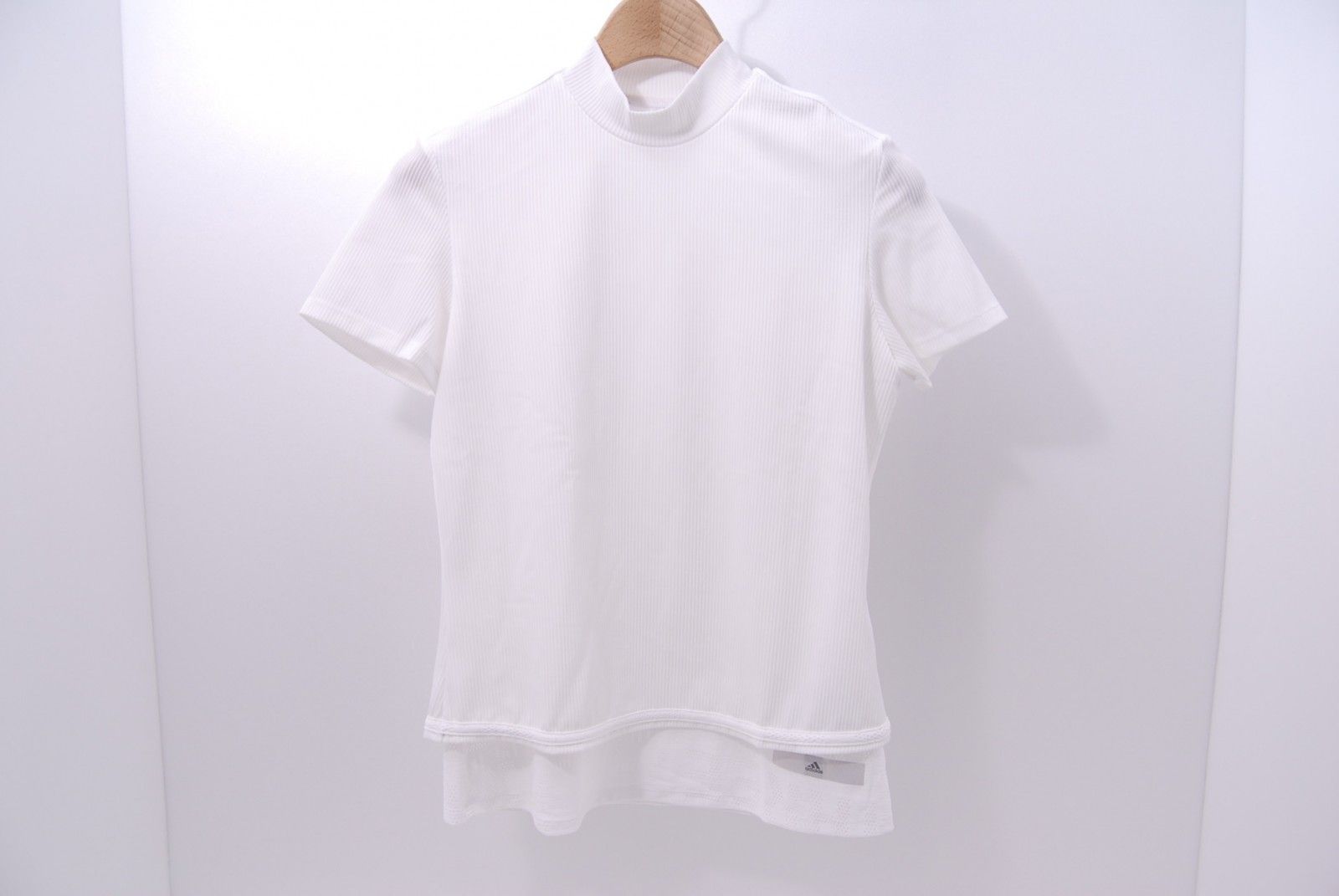 中古 レディース アディダス adidas 半袖シャツ M ホワイト 白 半袖モックネックシャツ ストレッチ 重ね着風