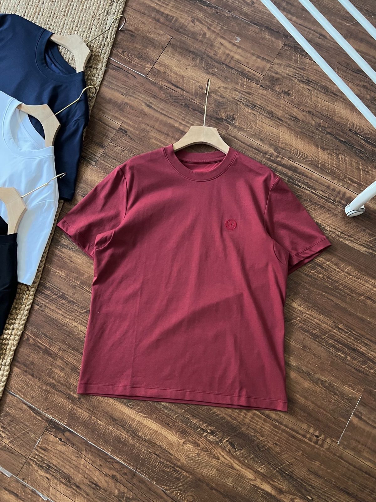 クルーネックTシャツ