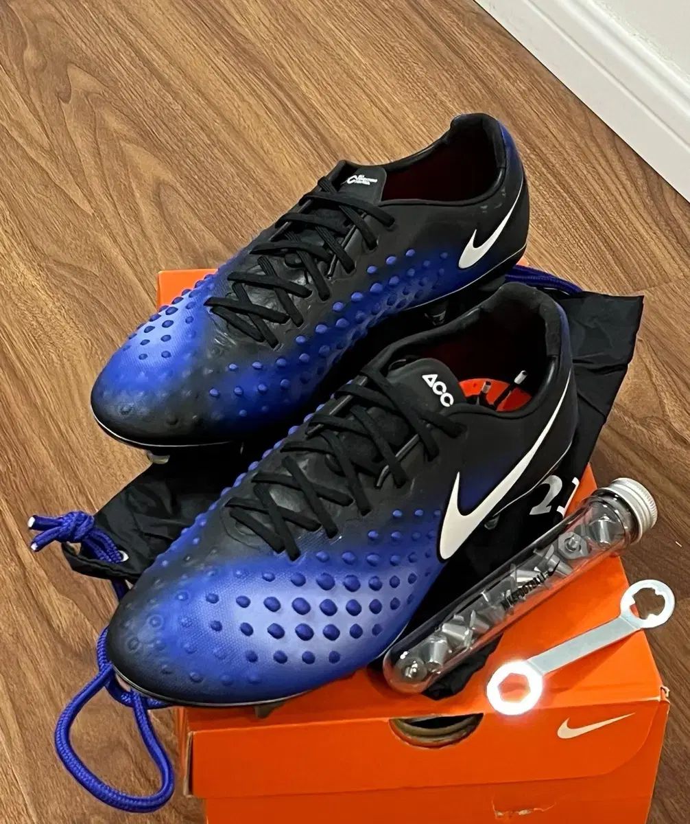 ナイキ　サッカースパイク　マジスタ　SG ACC ナイキ サッカースパイク マジスタ SG ACC