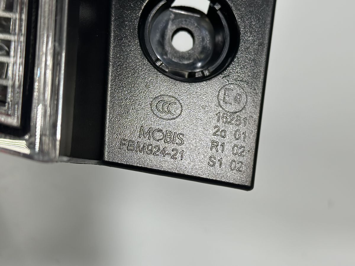 左テールランプ LED