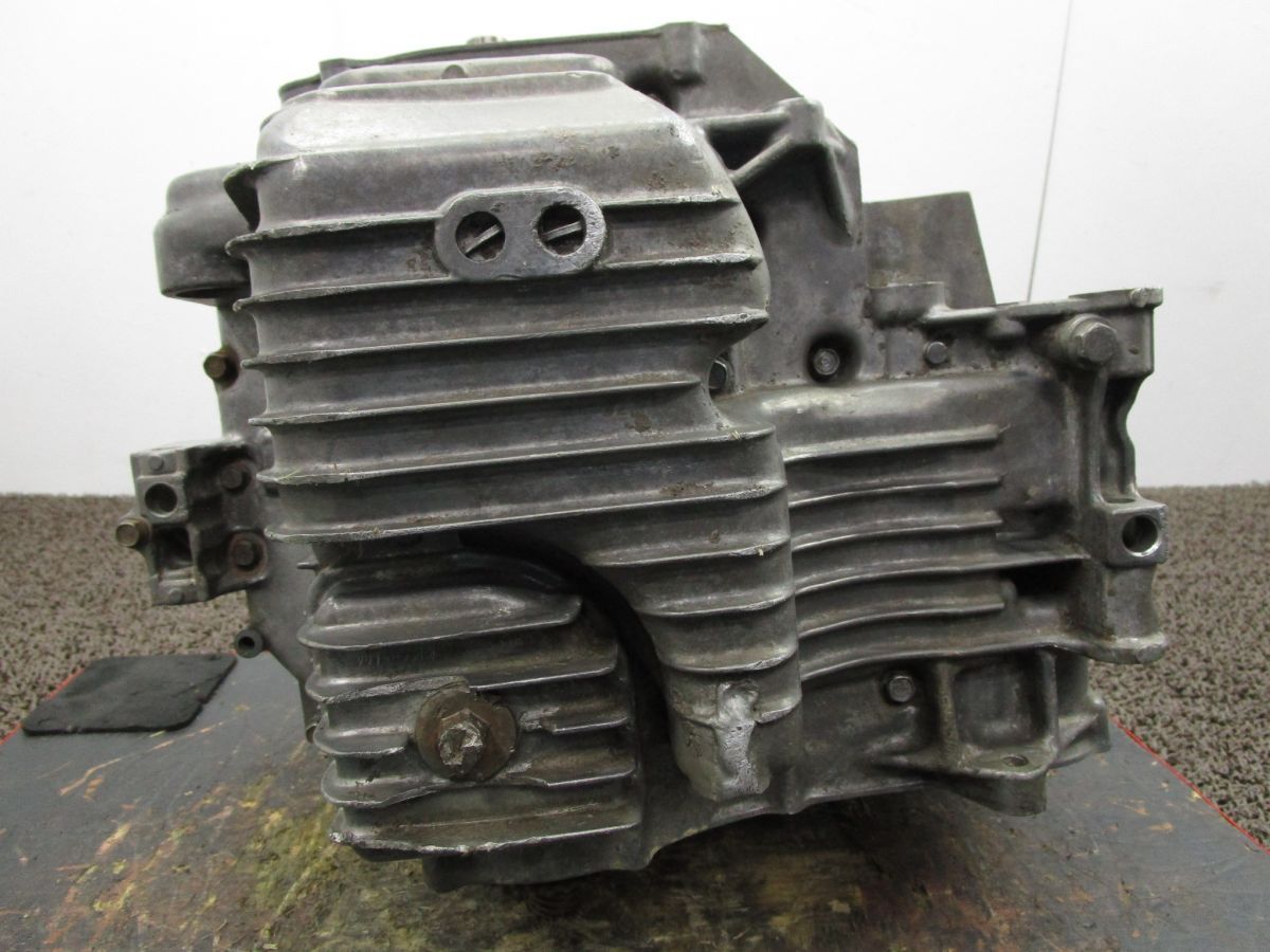 Z826 クランクケース