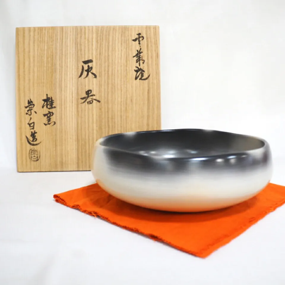 茶道具【寄神崇白】(造)『面取土風炉』 表千家13代家元【即中斎】宗匠の書付 茶道具【寄神崇白】(造)『面取土風炉』 表千家13代家元【
