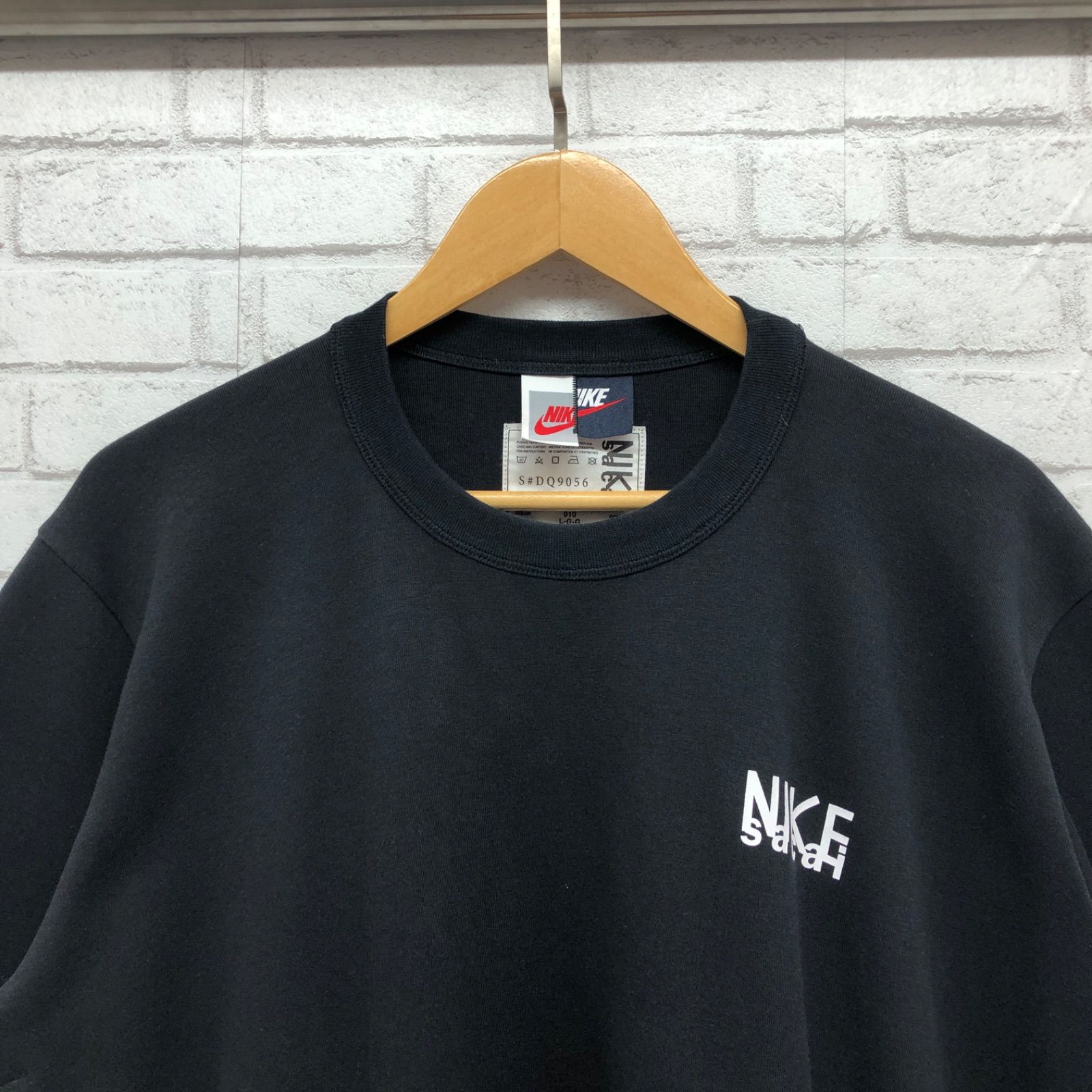 Nike sacai サカイ ナイキ Tシャツ 黒 サイズ2(M) 新品 Nike sacai サカイ ナイキ Tシャツ 黒 サイズ2(M) 新品 Nike