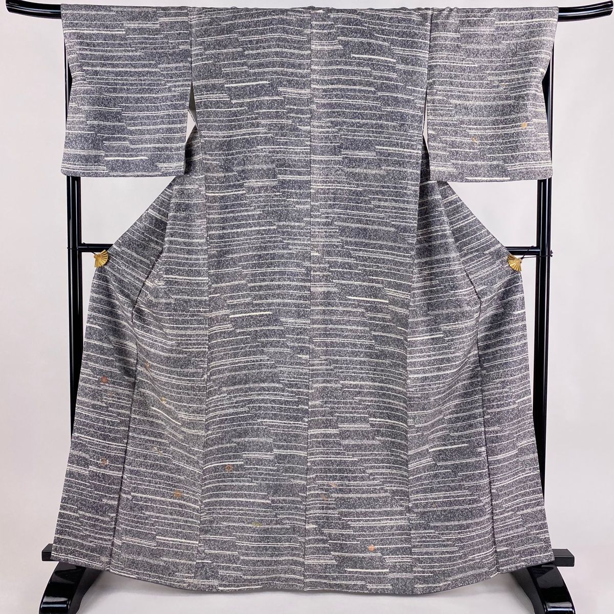付下げ 身丈164.5cm 裄丈68.5cm L 袷 梅 宝尽くし 箔 刺繍 灰色 正絹 名品