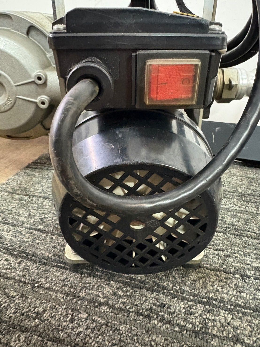 ハンディ電動灯油