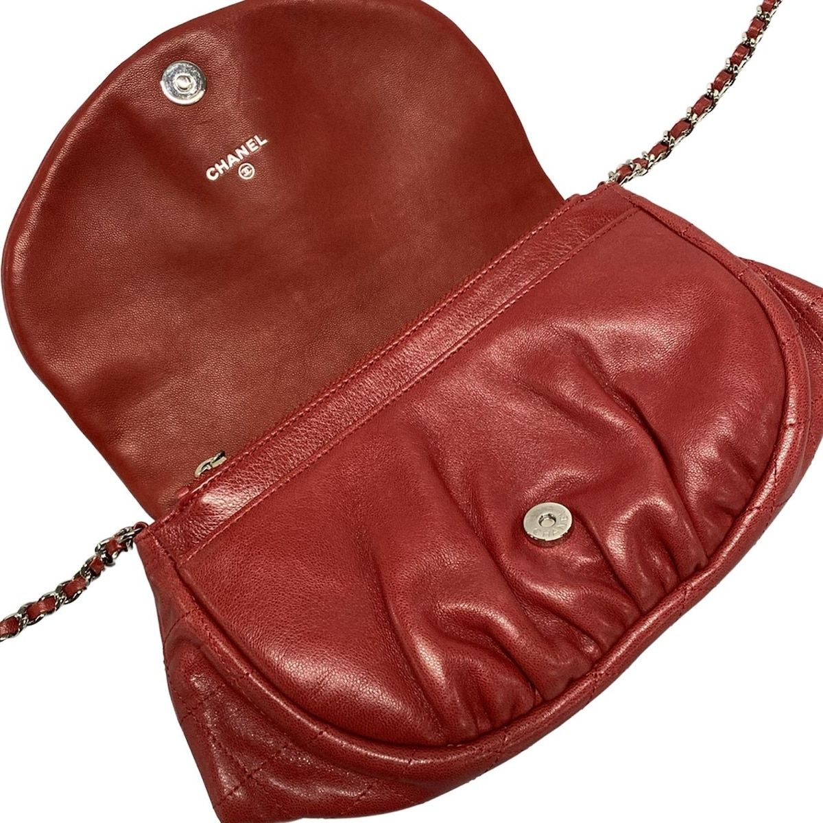 CHANEL(シャネル) 財布 ハーフムーン レッド チェーンウォレット  