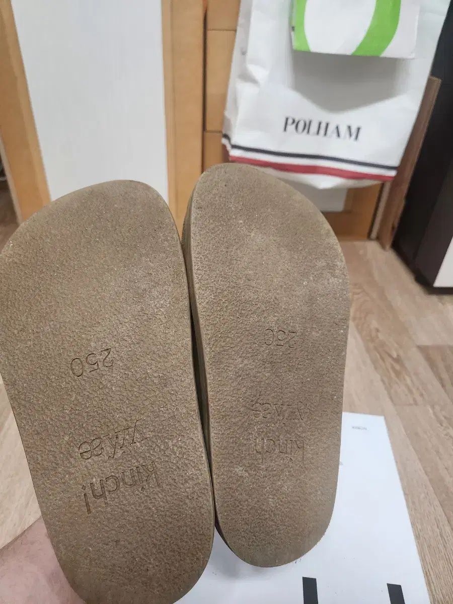 真作】/秀（画）/清巌（賛）/観世音菩薩図/桐共箱付/布袋屋掛軸HE-528